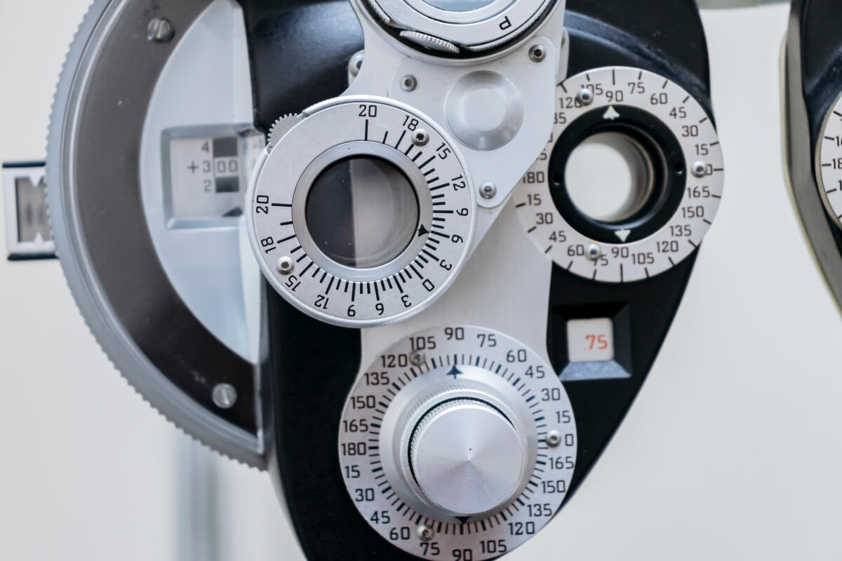 optometryczne-badanie-wzroku-okulary-kobieta.jpg